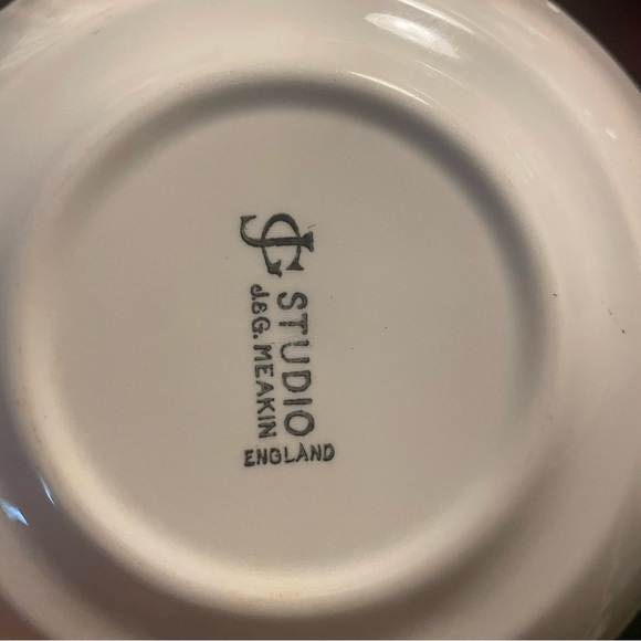 J&G Meakin Studio White Bowl - Picture 2 of 2